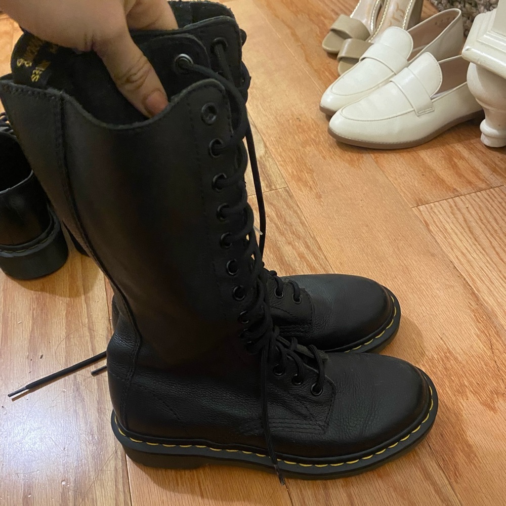 Dr Martens Combat Boots Like New